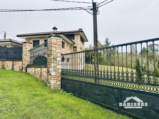 Haus  Elorritzu auzoa. Loiucasa