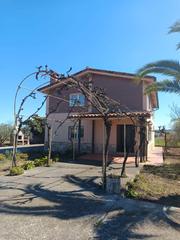 Chalet à Lardero. Casa rustica en vente