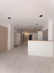 Local Comercial en Avenida de la Paz