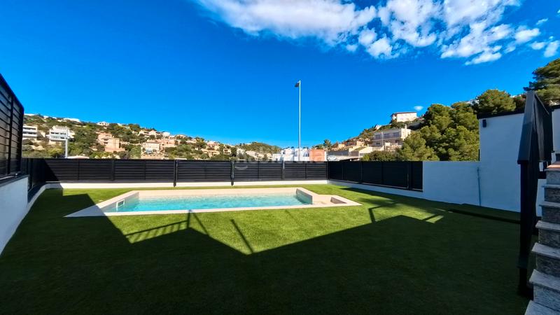 Foto 7428f605-b57e-4de2-a925-253833bae026. Xalet amb aparcament piscina a Segur de dalt Segur de Calafell