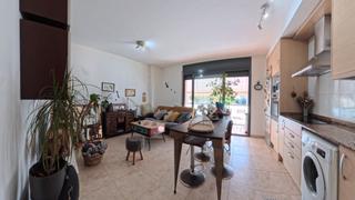 Appartamento in Cunit Residencial. Acogedor piso con piscina y garaje en cunit