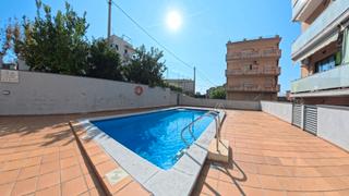 Piso en Cunit Residencial. Acogedor piso con piscina y garaje en cunit