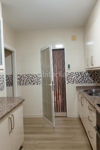 Foto 4b602bea-5692-4cb1-976e-2f9755d88485. Casa a schiera con parcheggio in Santos de Maimona (Los)