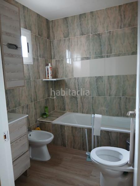 Foto b5d0234e-9982-41bd-827b-38fa5c6c229c. Casa a schiera con parcheggio in Santos de Maimona (Los)