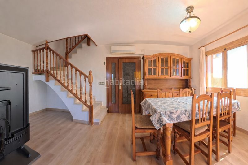 Foto 0be8f795-fb67-4bb6-a108-e1587db79ac9. Casa adossada amb xemeneia aparcament piscina a Cunit residencial Cunit