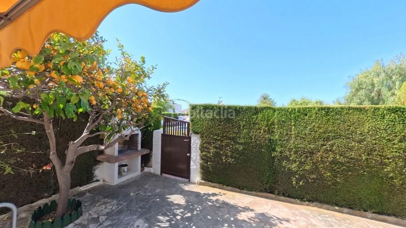 Foto 27f7a381-8ca2-4836-9e9d-b1e50dca0286. Casa adossada amb xemeneia aparcament piscina a Cunit residencial Cunit