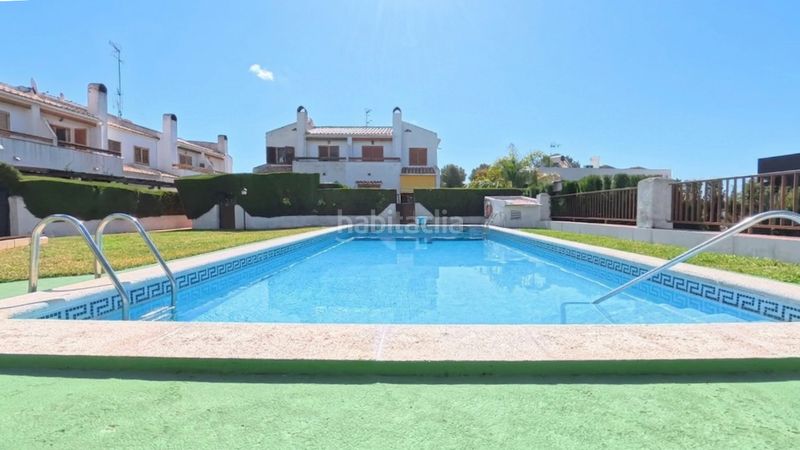 Foto 4804efc4-e217-4c7f-82fc-963ee3d211dd. Casa adossada amb xemeneia aparcament piscina a Cunit residencial Cunit