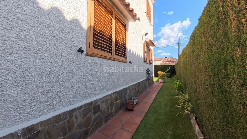 Foto 52da0764-cba1-4da0-ae27-dc1450c5a0c7. Casa adossada amb xemeneia aparcament piscina a Cunit residencial Cunit