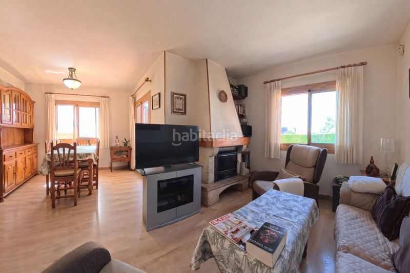 Foto 57c261a6-367b-4242-8729-be5a1ebde575. Casa adossada amb xemeneia aparcament piscina a Cunit residencial Cunit