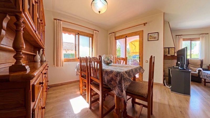 Foto 70837861-897c-4cb3-bc4e-a8be06d12ada. Casa adossada amb xemeneia aparcament piscina a Cunit residencial Cunit