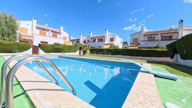 Foto 830b54d6-f2c7-4c92-bb05-b23a1f135e9e. Casa adossada amb xemeneia aparcament piscina a Cunit residencial Cunit