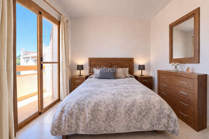 Foto 8cdab2aa-f4ba-4e34-ab2e-bfb84aab9217. Casa adossada amb xemeneia aparcament piscina a Cunit residencial Cunit