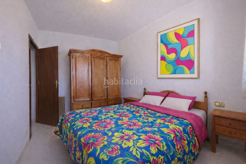 Foto a5bd00ad-ec0d-43e0-93d9-cfbbf2e57b95. Casa adossada amb xemeneia aparcament piscina a Cunit residencial Cunit