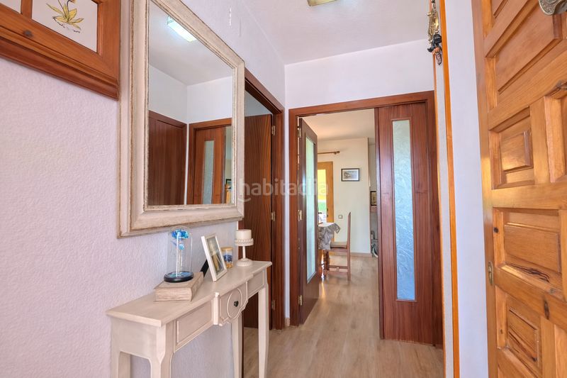 Foto b42bba31-3d9b-499e-af40-e23ea020386b. Casa adossada amb xemeneia aparcament piscina a Cunit residencial Cunit