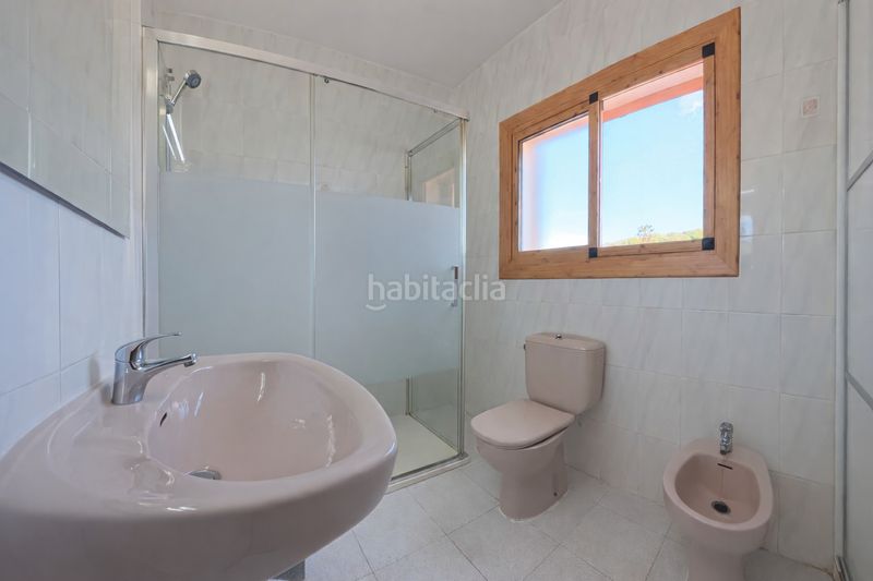 Foto be4767e6-58b1-4f69-b8a1-6586691fc0cd. Casa adossada amb xemeneia aparcament piscina a Cunit residencial Cunit