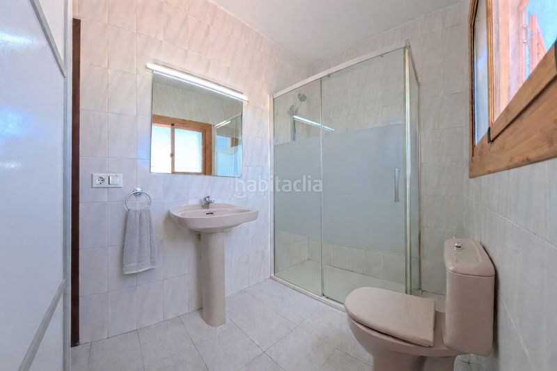 Foto c502747b-263d-4490-b85f-cd1fbc135b5c. Casa adossada amb xemeneia aparcament piscina a Cunit residencial Cunit