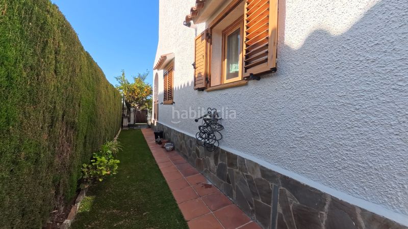 Foto c8036c7c-0570-43a9-a371-97f529ca4c52. Casa adossada amb xemeneia aparcament piscina a Cunit residencial Cunit