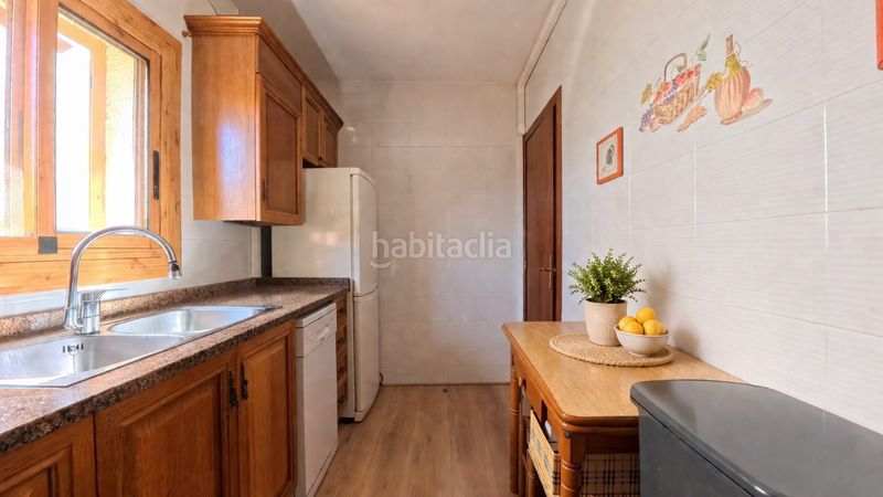 Foto cc9a99f2-3de2-44c3-9519-e7faf953ab58. Casa adossada amb xemeneia aparcament piscina a Cunit residencial Cunit