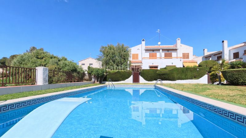 Foto f7085a56-6955-4767-9a1a-8c66485fb8ae. Casa adossada amb xemeneia aparcament piscina a Cunit residencial Cunit