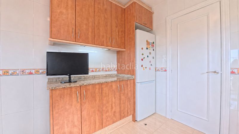 Foto 1647feca-d130-4a30-b392-74e9172f2794. Casa amb xemeneia aparcament a Cunit residencial Cunit