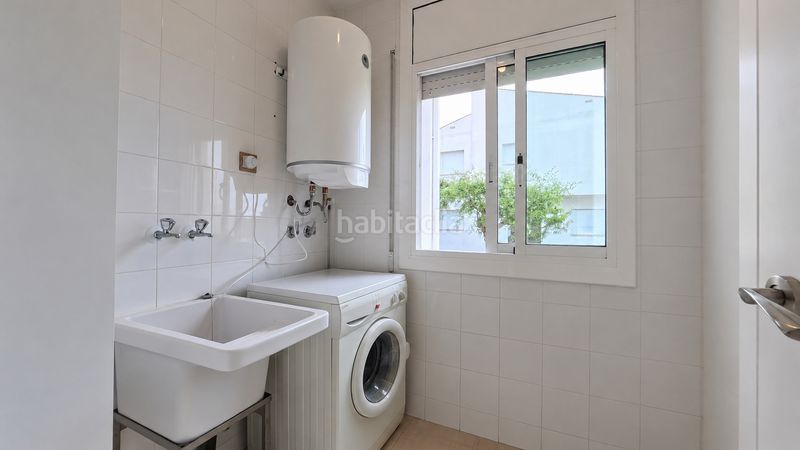 Foto 27af3192-662e-4f3d-98c5-a6942054937f. Casa amb xemeneia aparcament a Cunit residencial Cunit