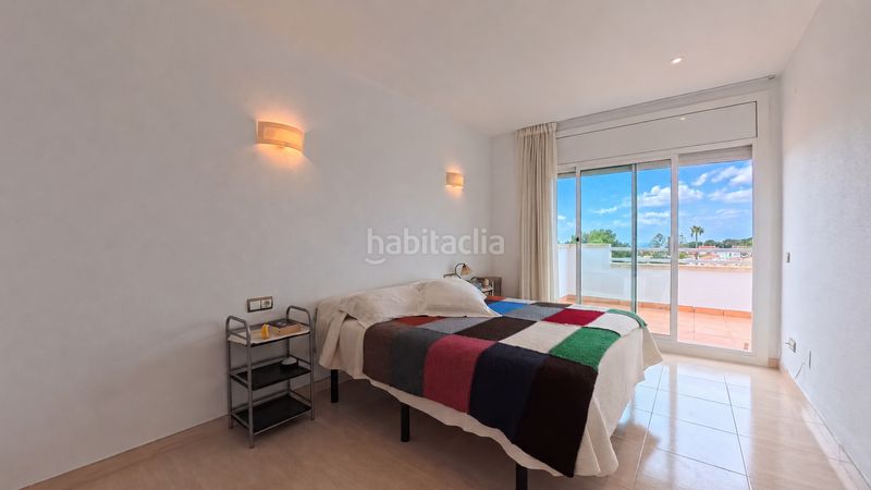Foto 38b98746-819b-4e31-b727-c54d2387ed77. Casa amb xemeneia aparcament a Cunit residencial Cunit