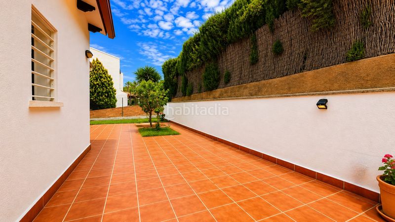 Foto 4286034f-1a14-4fd8-b238-f1cd1ae4066d. Casa amb xemeneia aparcament a Cunit residencial Cunit