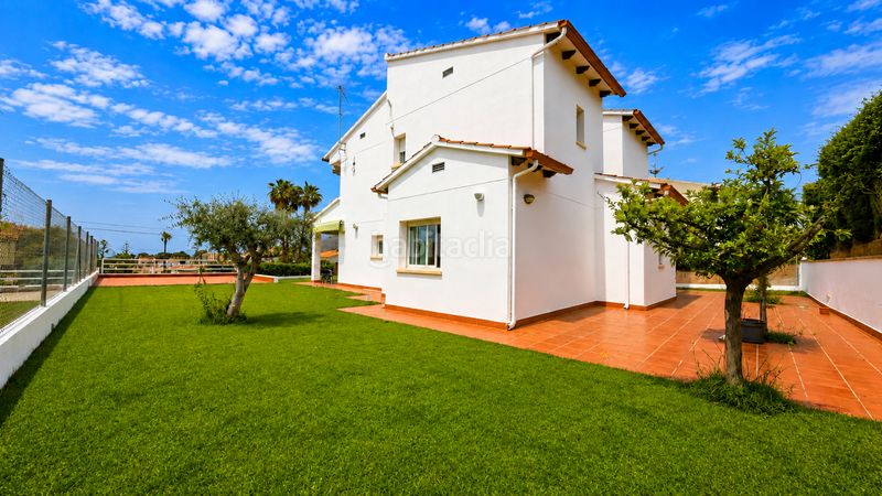 Foto 8cad5829-2838-4b5f-9789-16cbb01cb1ad. Casa amb xemeneia aparcament a Cunit residencial Cunit