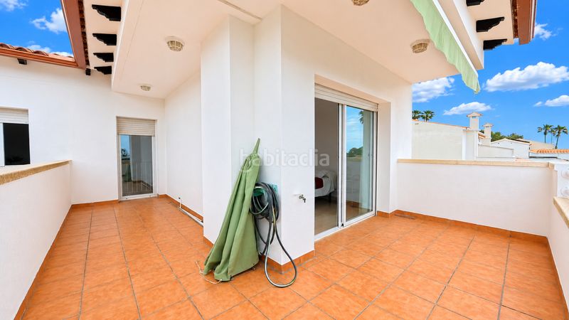 Foto 93d55480-29af-46d8-831c-e2b9c5d81c5c. Casa amb xemeneia aparcament a Cunit residencial Cunit
