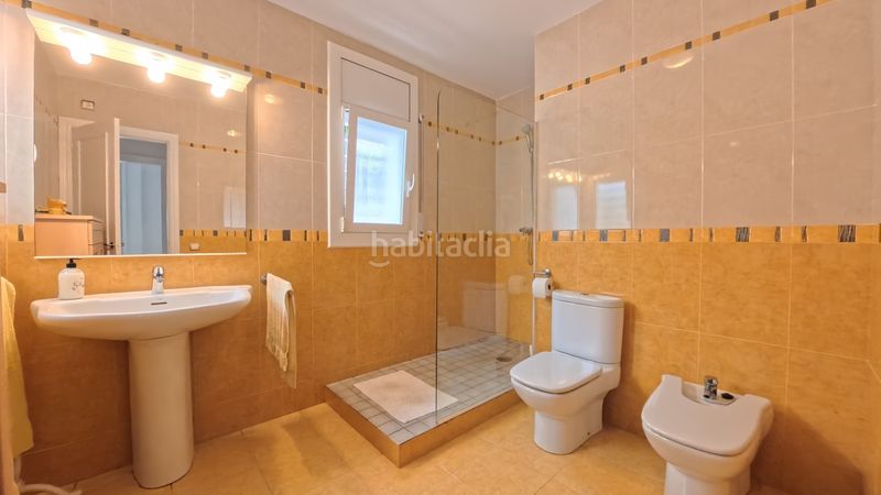 Foto a351a839-17e5-4aec-814a-2907e5a8d5f9. Casa amb xemeneia aparcament a Cunit residencial Cunit