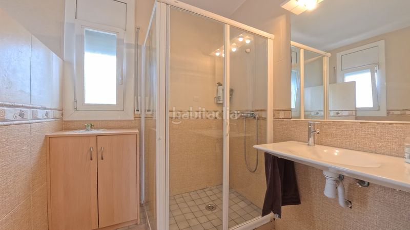 Foto b3d84238-a021-46e7-a2f5-3ffa680e4508. Casa amb xemeneia aparcament a Cunit residencial Cunit