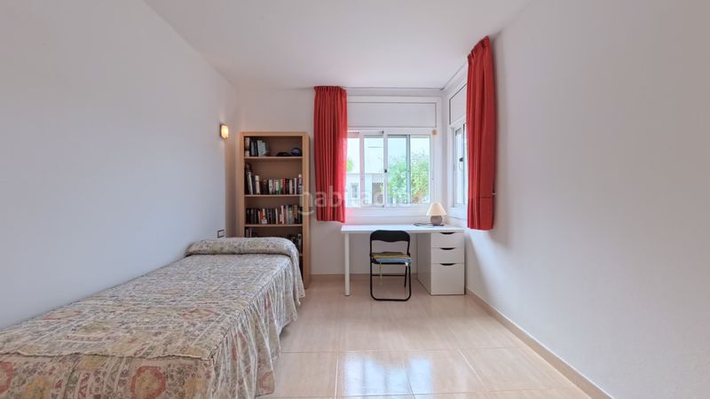 Foto b5629980-0fb4-49ed-9c61-3eddc73f0eeb. Casa amb xemeneia aparcament a Cunit residencial Cunit