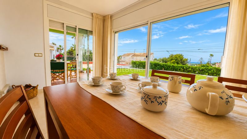 Foto bfe19b90-b102-49f3-b07d-a93e5720dc0a. Casa amb xemeneia aparcament a Cunit residencial Cunit