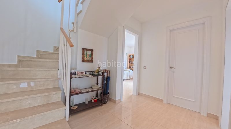 Foto edc0a4ad-80d0-4f3d-bc6e-25410e2e8f4e. Casa amb xemeneia aparcament a Cunit residencial Cunit