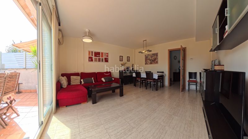 Foto 0d336d1f-5c56-4fa7-8e8d-0342dcd4bb84. Casa adossada amb calefacció aparcament piscina a Cunit
