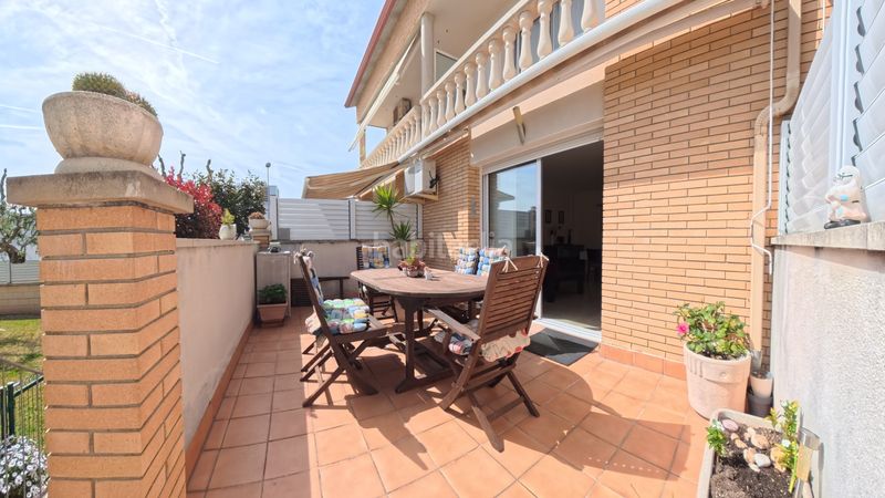 Foto d63238e6-4221-476c-9941-b9c5e79acad3. Casa adossada amb calefacció aparcament piscina a Cunit