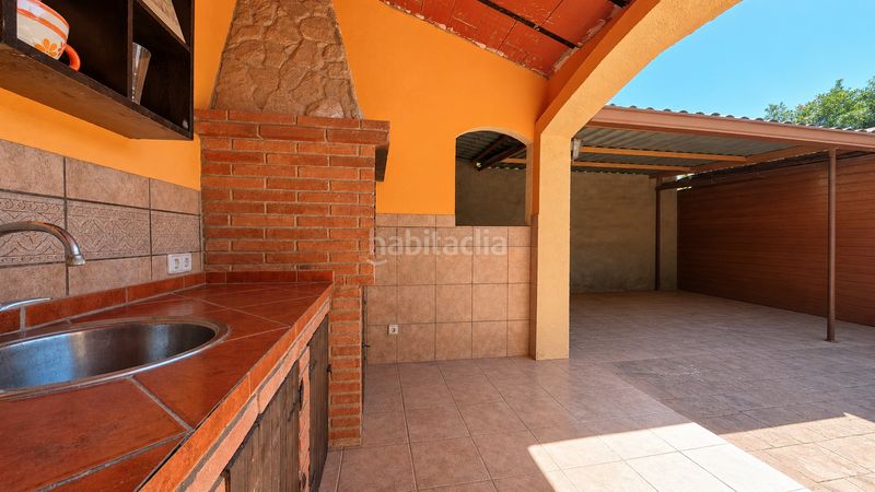 Foto f8aa2a34-712d-49a5-a82e-75079ae7dc5d. Xalet amb xemeneia calefacció aparcament piscina a Cunit