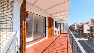 �tic  Carrer de puig i cadafalch. �vive junto al mar en el coraz�n de cunit!