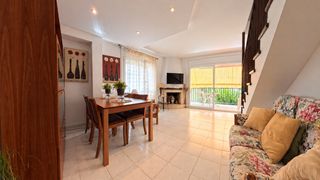 Duplex in Carrer de Cubelles