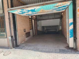 Lloguer Aparcament cotxe a Calle de palafox 18. Garaje coche mediano.
