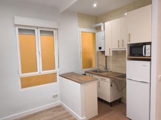 Location Appartement  Calle de blasco de garay. Para entrar