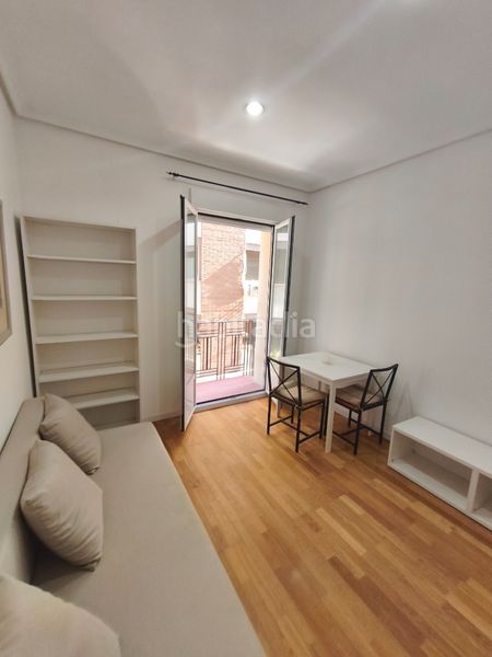 Foto 75dd6f6e-0d67-44f5-82cf-a2a16c9f6777. Rent studio in calle de donoso cortés 5 in Arapiles Madrid
