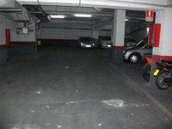 Miete Motorradparkplatz in Calle de olid 15. Alquiler larga duración.