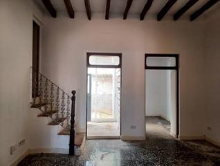 Casa adossada a Felanitx Poble. Casa de gran dimensión