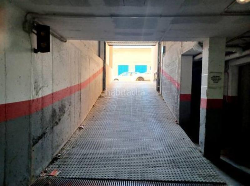 Foto 2a8e421c-96fb-4f45-9baf-c17403d34148. Parking voiture dans Felanitx poble Felanitx