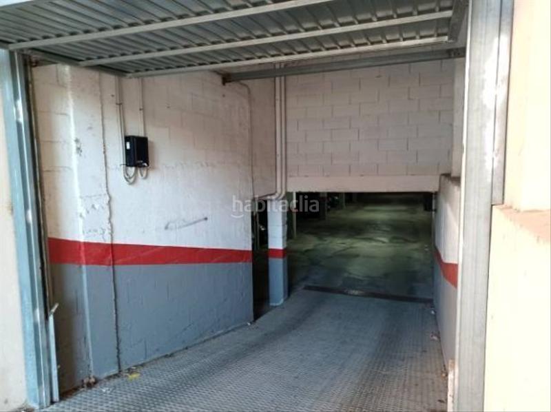 Foto fe295401-6e9b-4568-8910-86b66569df84. Parking voiture dans Felanitx poble Felanitx