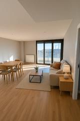 Pis  Carrer de pi i margall. Piso de 4 habitaciones con terraza y piscina — a 5 min del mar e