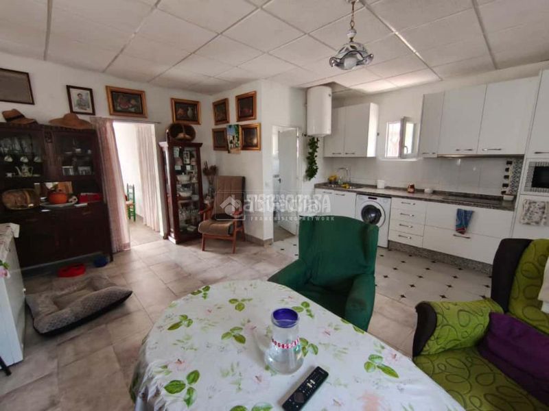 Foto 80945550-cbb9-44e4-ae67-23cfa847cb09. Masia a pedanías de Badajoz Badajoz