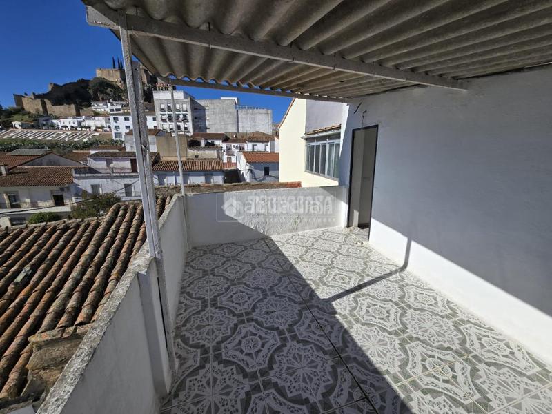 Foto 6da436bf-b850-4267-9598-07a39e2d81a9. Casa aparellada amb aparcament a Alburquerque