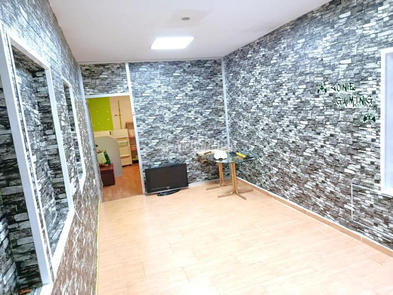 Foto 92b736be-7072-4d7e-a43e-fea418e0e8c1. Alquiler local comercial  en alquiler en Badajoz
